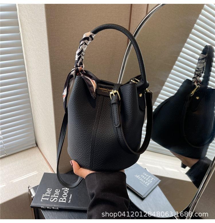 Fashion Lychee Pattern Portable Bucket Bag Versatile Messenger Bag Internet Celebrity Popular Commuter Shoulder Bag