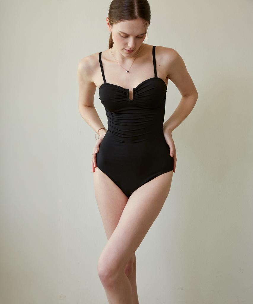 Habeumong U-Shirring Swimsuit Black