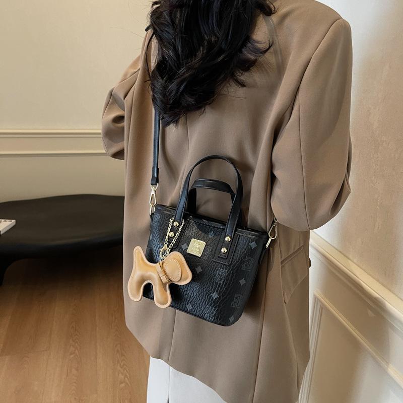 

Выходная маленькая сумка женская 2025 новая модная популярная высококлассная сумка через плечо сумка-мессенджер для поездок на работу сумка-ведро 21*10*16