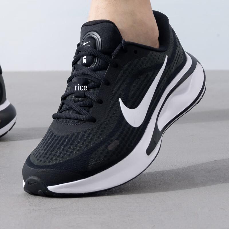 Nike Men's Journey Run Road Running Shoes