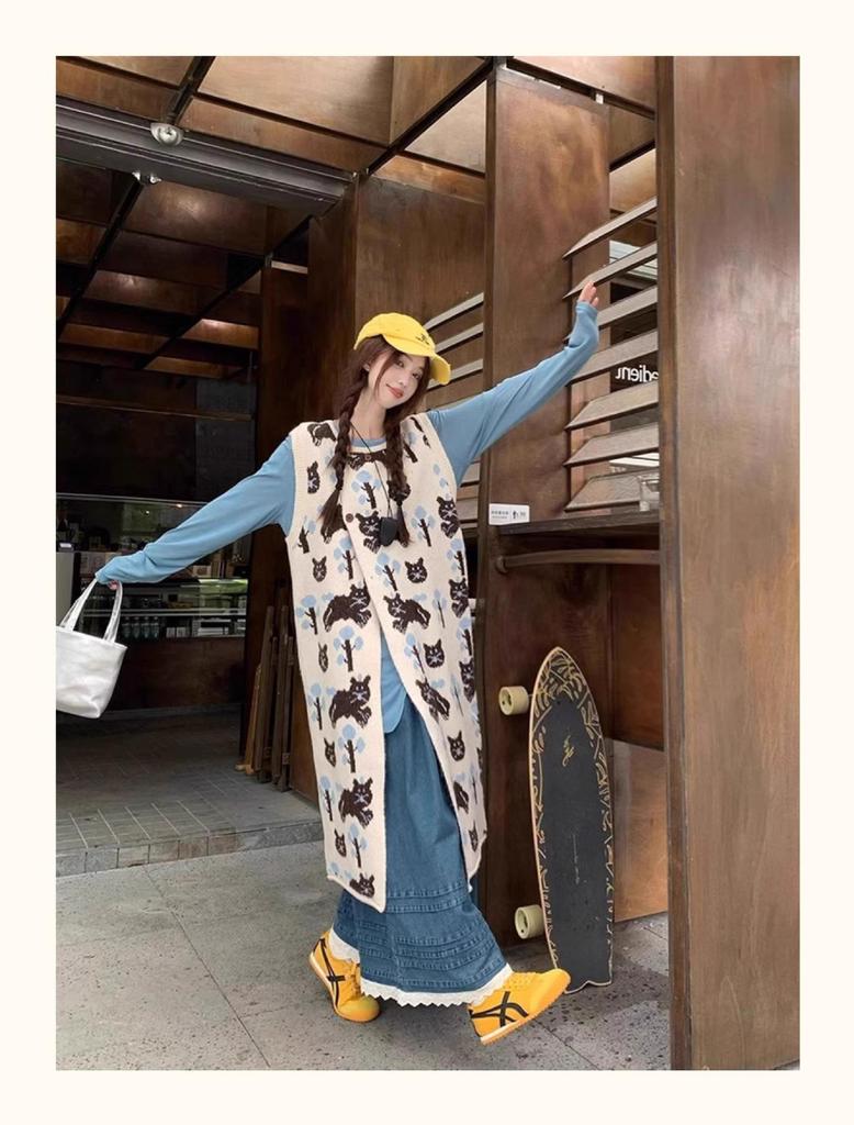 Costum de modă de toamnă pentru femei 2024: Vestă stratificată, Cămașă cu dantelă la bază, Pantaloni denim cu picior larg