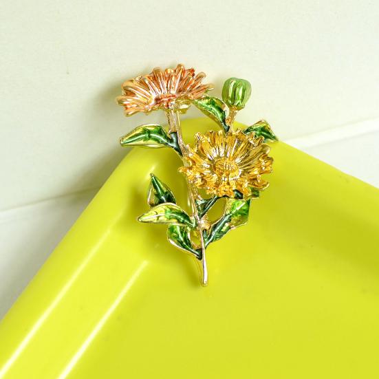 Brosche Pin Emaille-Farbe Drei Chrysanthemen Design Zinklegierung Pin Mäntel Anzüge Pullover Kleider Abzeichen Partyzubehör