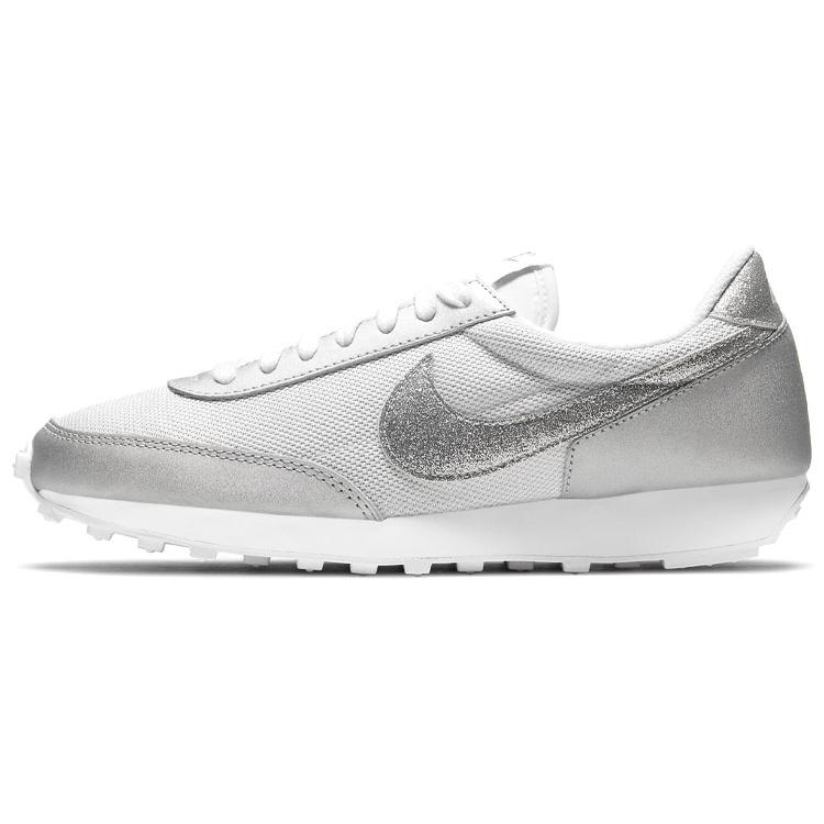 

Nike Daybreak Metallic Silver Women s 36.5