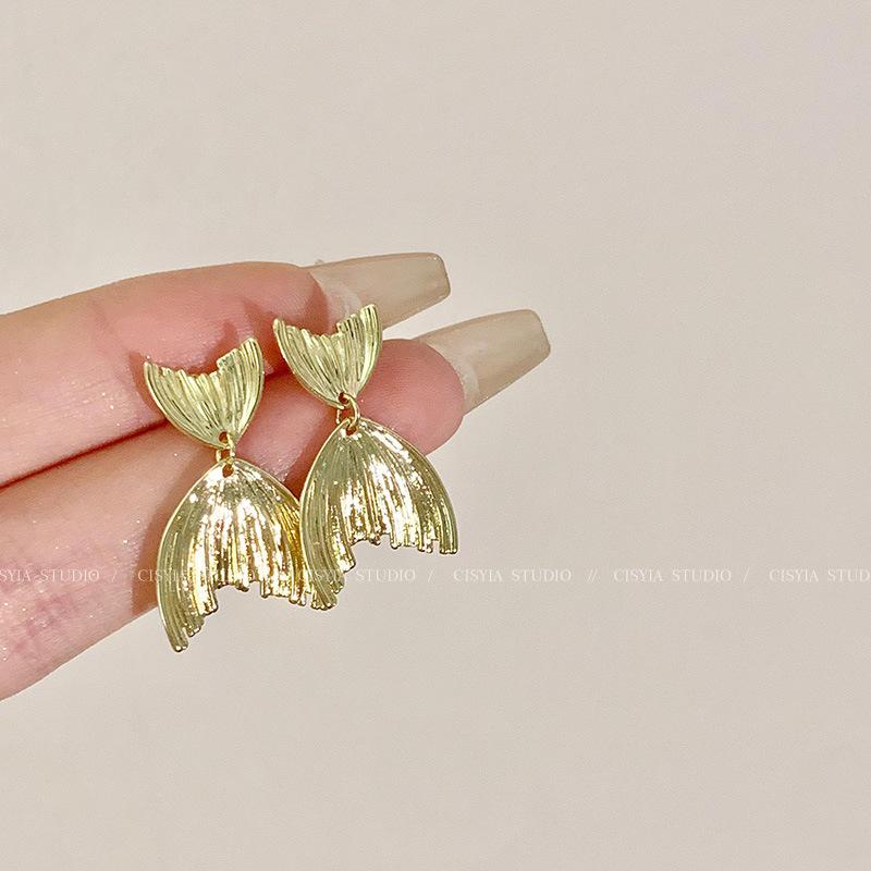 Silver fishtail earrings women s summer new earrings exaggerated earrings niche design sense high-end temperament earrings