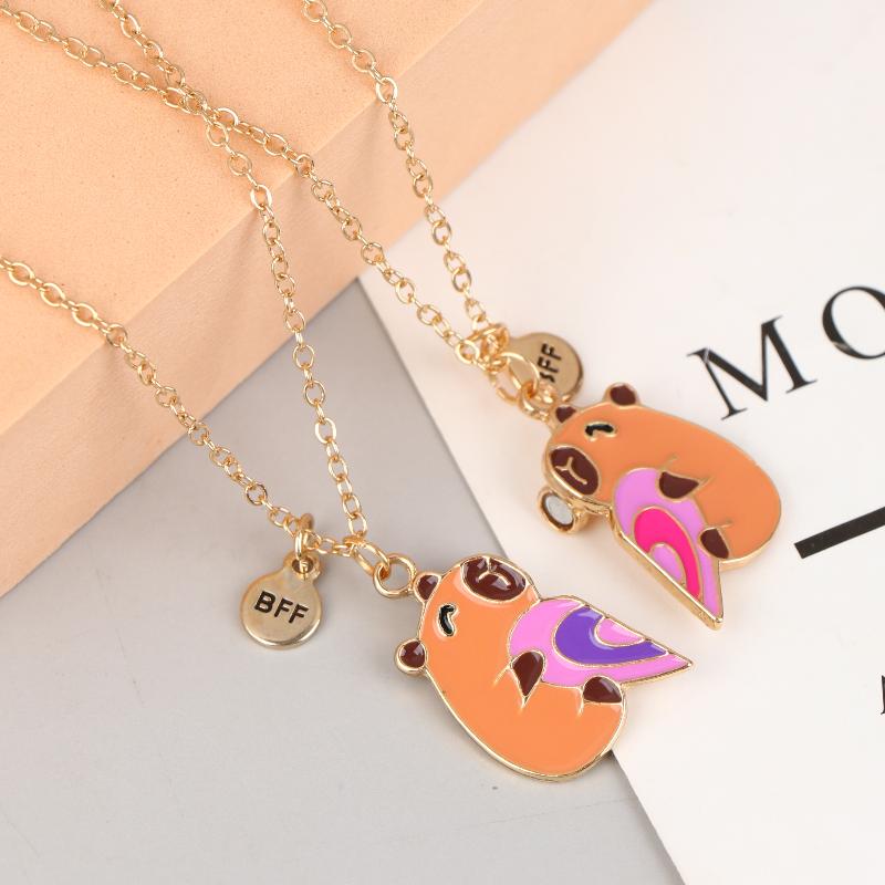 2 szt. Uroczy kreskówkowy kapibara w kształcie serca, magnetyczny naszyjnik dla najlepszych przyjaciół, biżuteria przyjaźni, prezenty