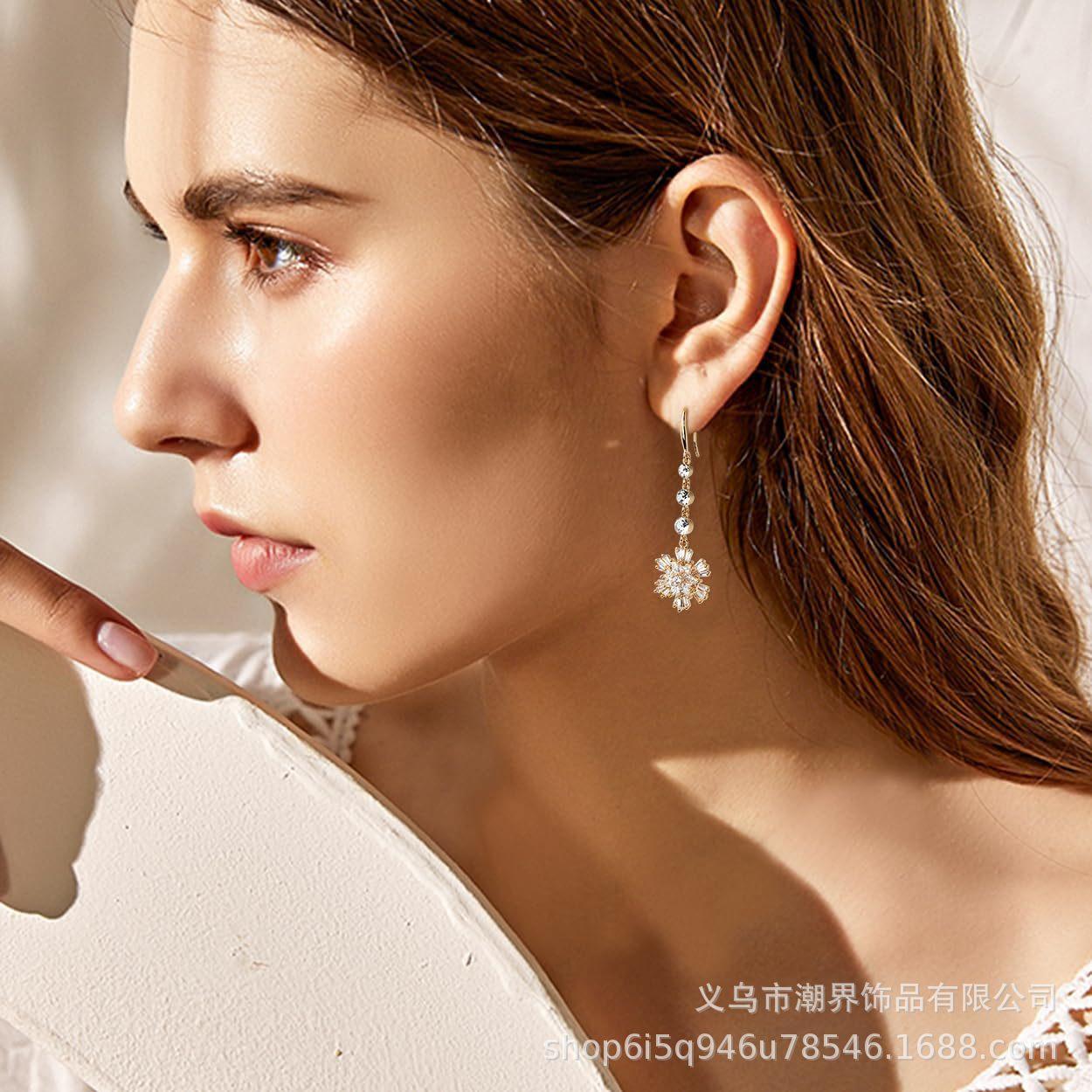 Snowflake Ear Hooks: Exquisite, Versatile Christmas Earrings for a Fresh, Elegant Look Snowflake