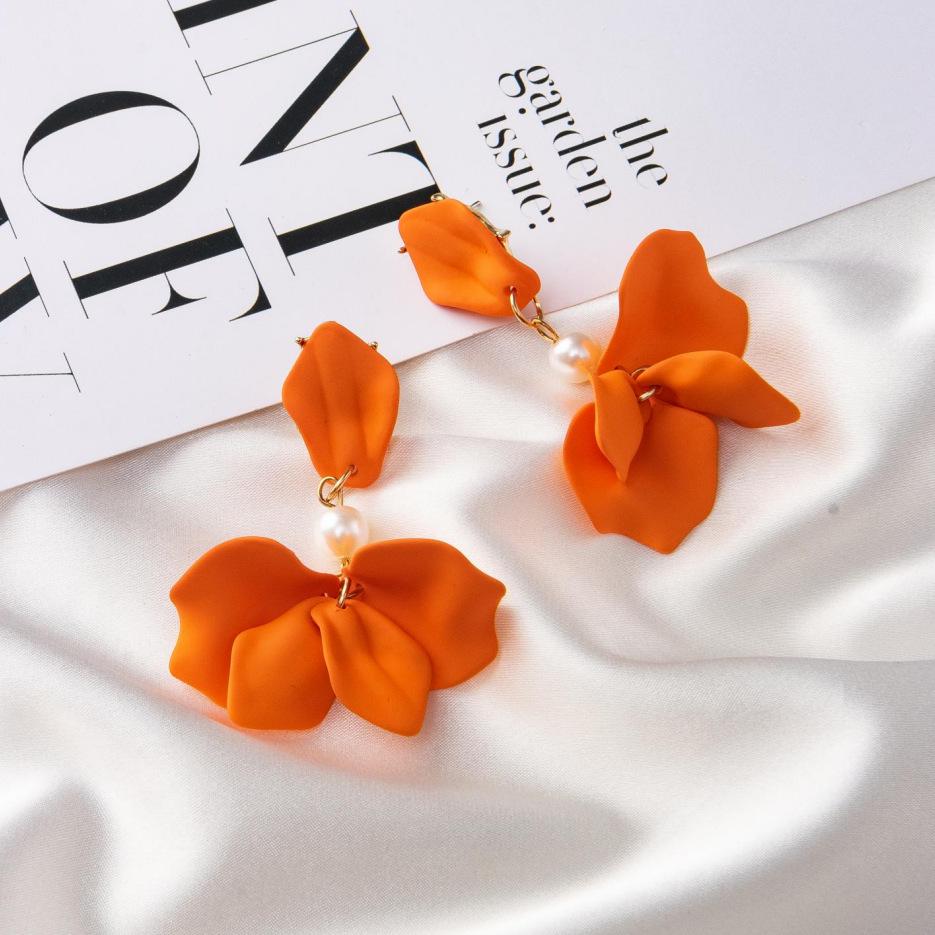Korean Style Pearl Rose Petal Leaf Earrings, 925 Silver Needle for Women.