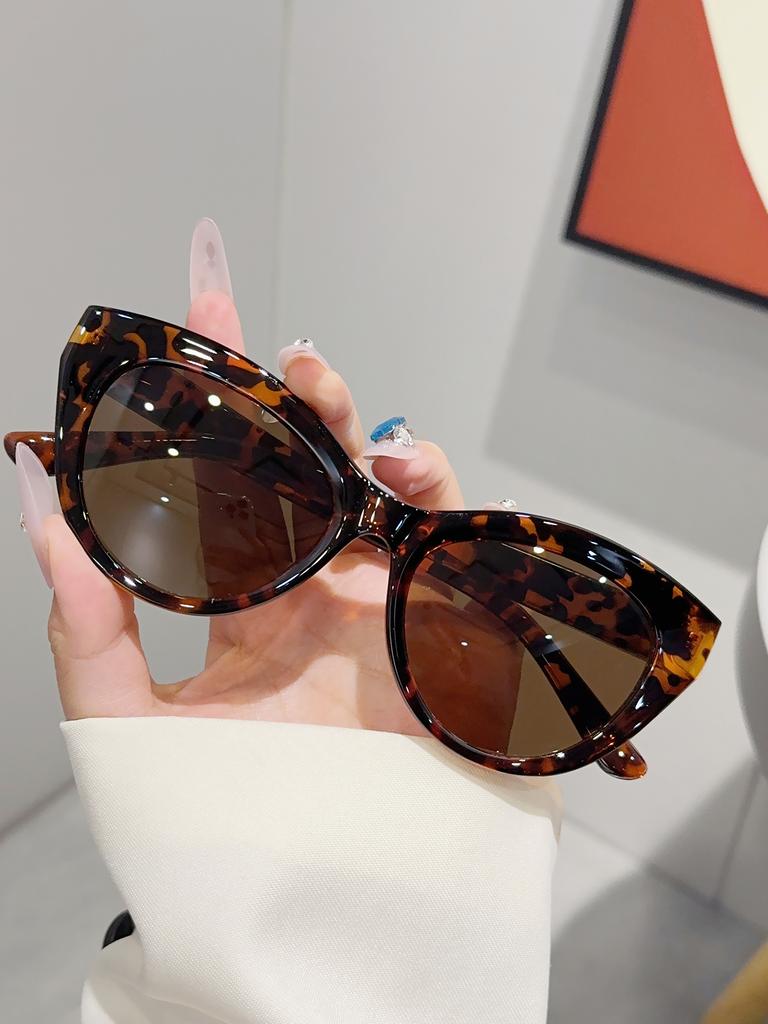 1Pc Cat-Eye Women's Sunglasses, Classic Black Frame with a High-End Feel, Enhances the Appearance of the Face