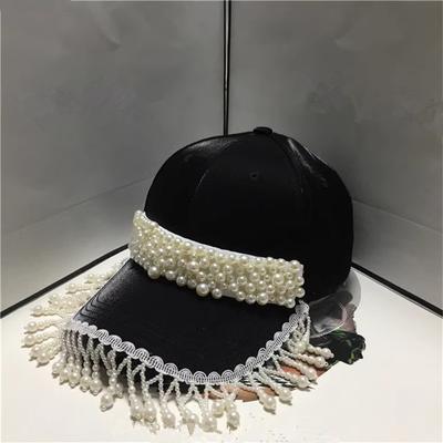 Gorra de béisbol con borlas de primavera, de satén perlado y brillante, para mujer, ideal para el tiempo libre.