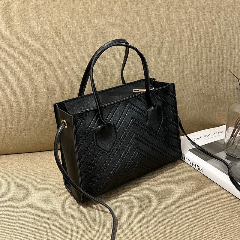 Embossed Tote Bag Women's Bag New Women's Trend Fashion Shoulder Bag Simple Casual Messenger Handbag