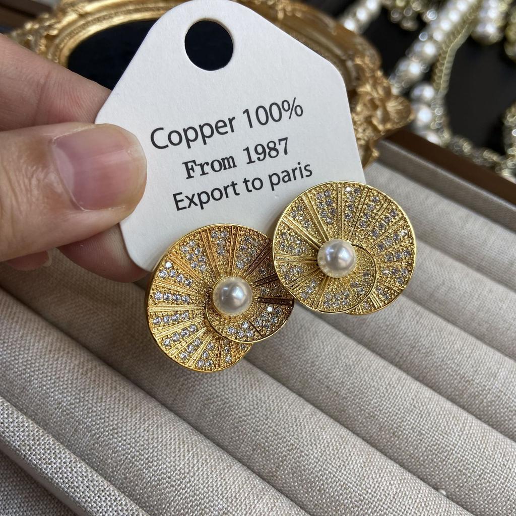 Full Diamond Screw Pearl Earrings Diamond Shining Versatile Shell Exquisite Round