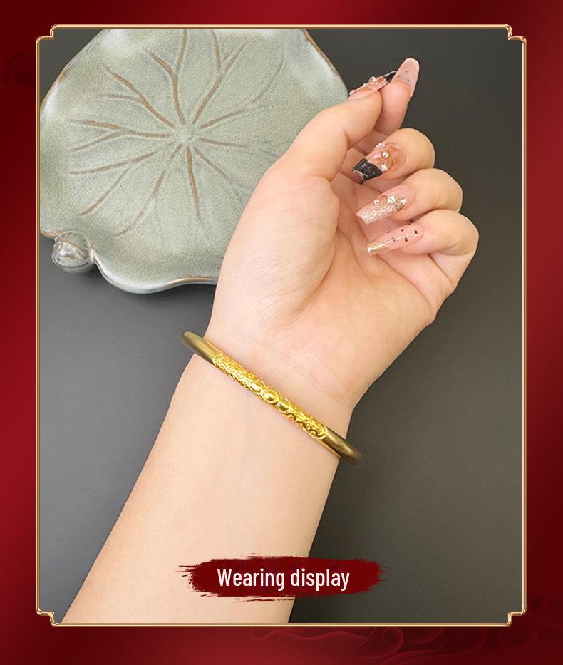 Vietnamesisk Gullsand Bauhinia Blomsterarmbånd: Slitesterk messing med antikt rullmønster for kvinner