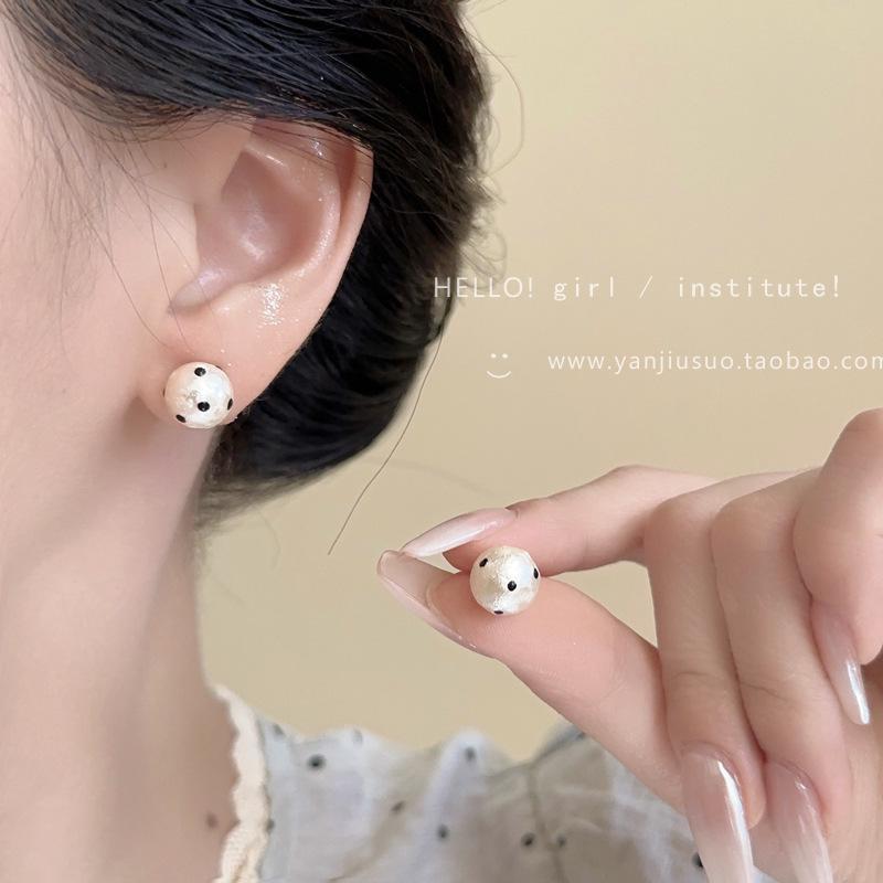 Perłowe Kolczyki Sztyfty z Bawełny w Kropki Polka dla Kobiet - Nowy Francuski Design 2024