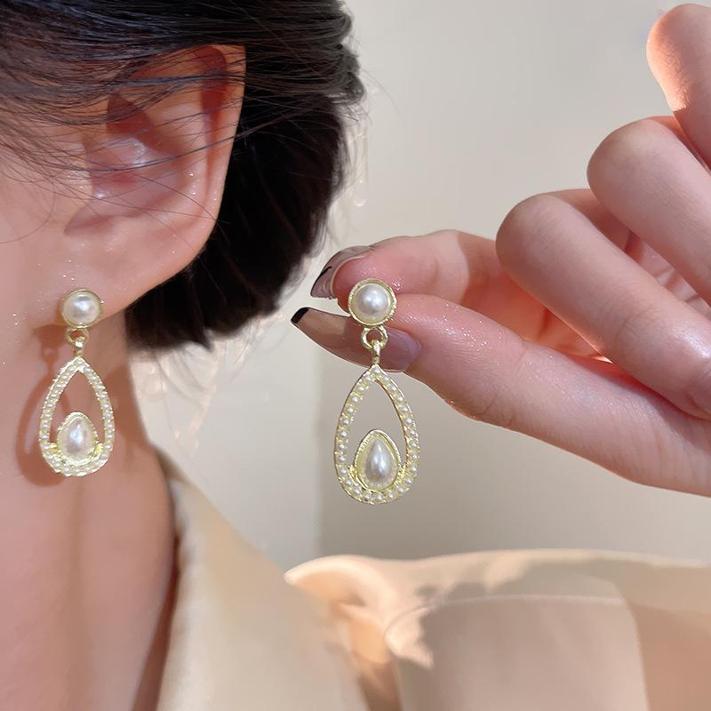 French elegant court style drop-shaped pearl earrings light luxury versatile temperament stud earrings ear jewelry