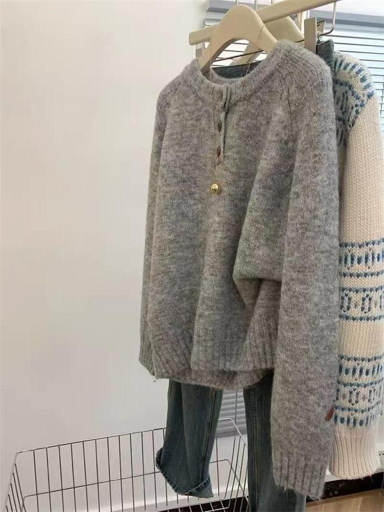 Sweter damski z miękkiej dzianiny koreańskiej z okrągłym dekoltem i częściowym rozpięciem - Przytulny styl jesienno-zimowy