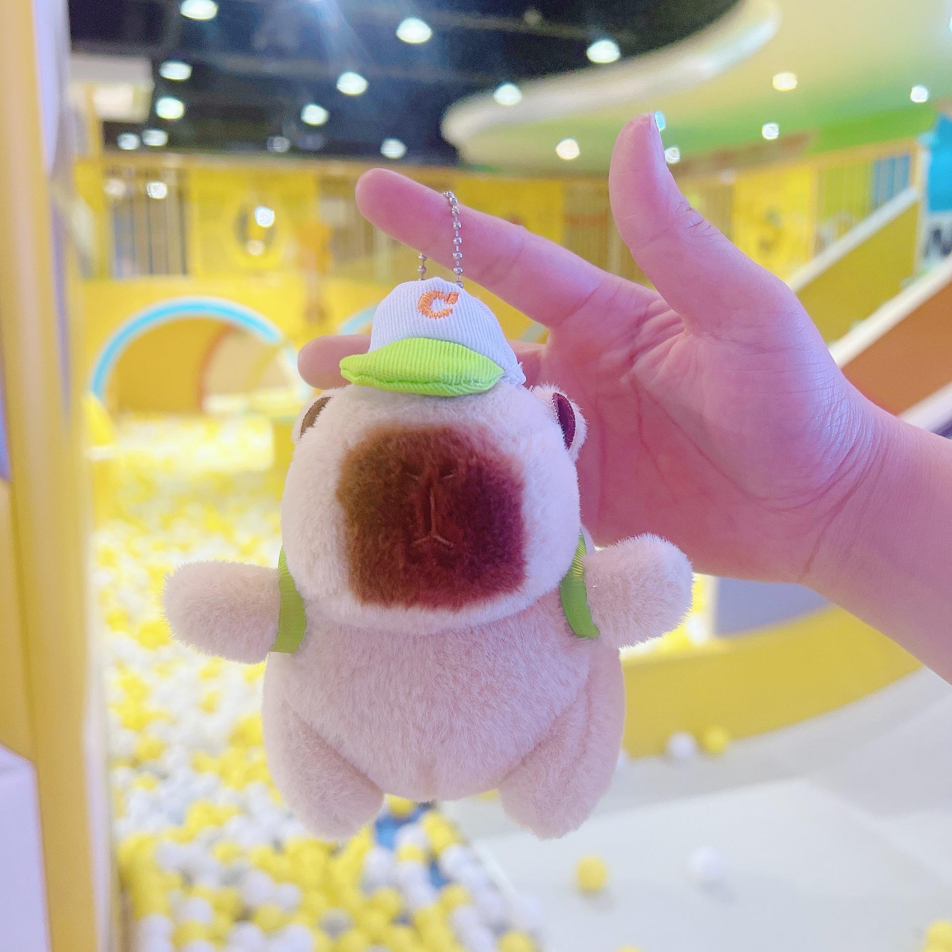 

Плюшевий брелок Капібара: Мила підвіска-іграшка морська свинка та брелок для ключів 11cm Tall