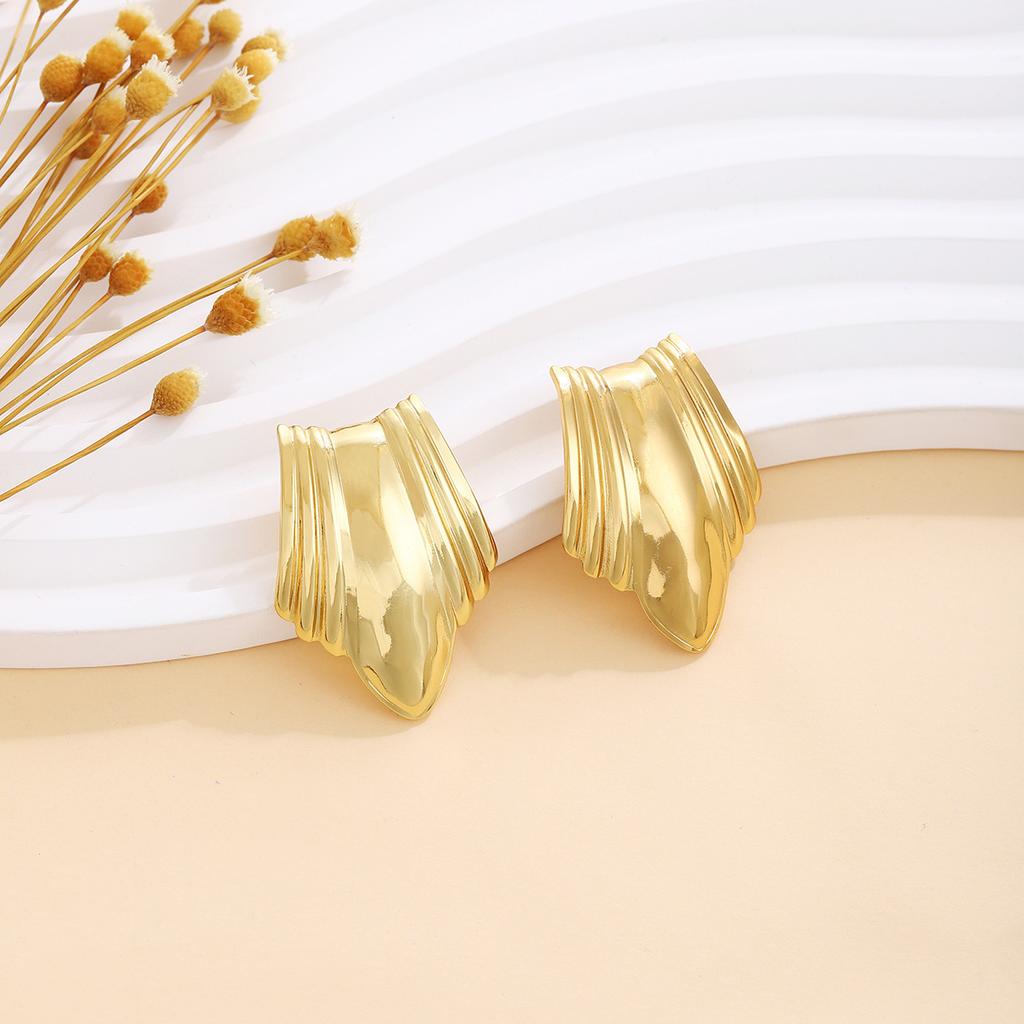 Love Flower Pleated Creative Earrings Women'S Retro Light Luxury High-End Bow Simple Stud Earrings