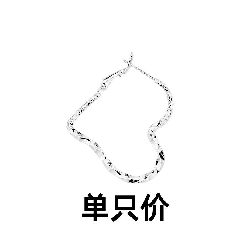 Twisted Line Love Big Earrings Splicing Irregular Exaggerated Ear Buckle Creative Sense Hollow Twist Heart Earrings Women