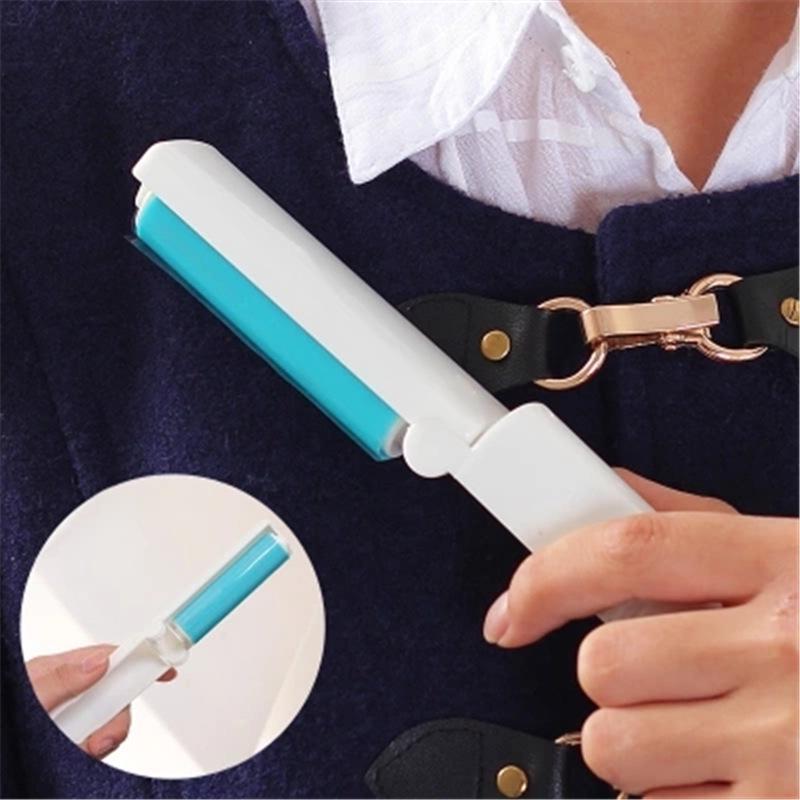 

Portable Foldable Recyclable Dust and Hair Removal Brush Random Color