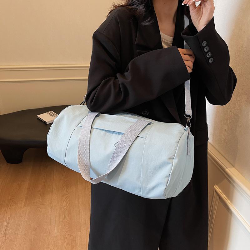 2025 New Japanese Women's Sports Yoga Bag Casual and Lightweight Shoulder Portable Messenger Bag Cylinder Bag Large Capacity