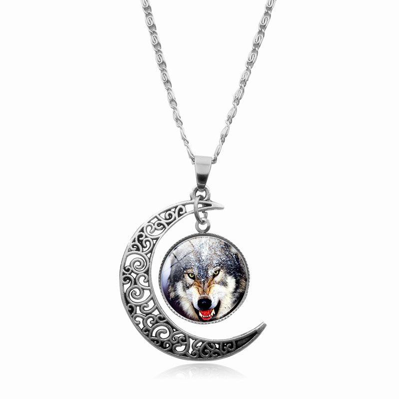 Howling Wolf Moon Time Gemstone Pendant Necklace Women's Versatile Collarbone Chain Accessory
