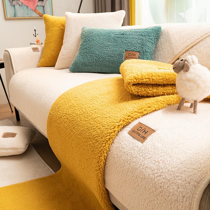 

Winter Plush Leather Sofa Cushion, Winter Thickened Seat Cushion, Lamb Wool New Non-Slip High-End Sofa Cover Cover Towel 70*90cm