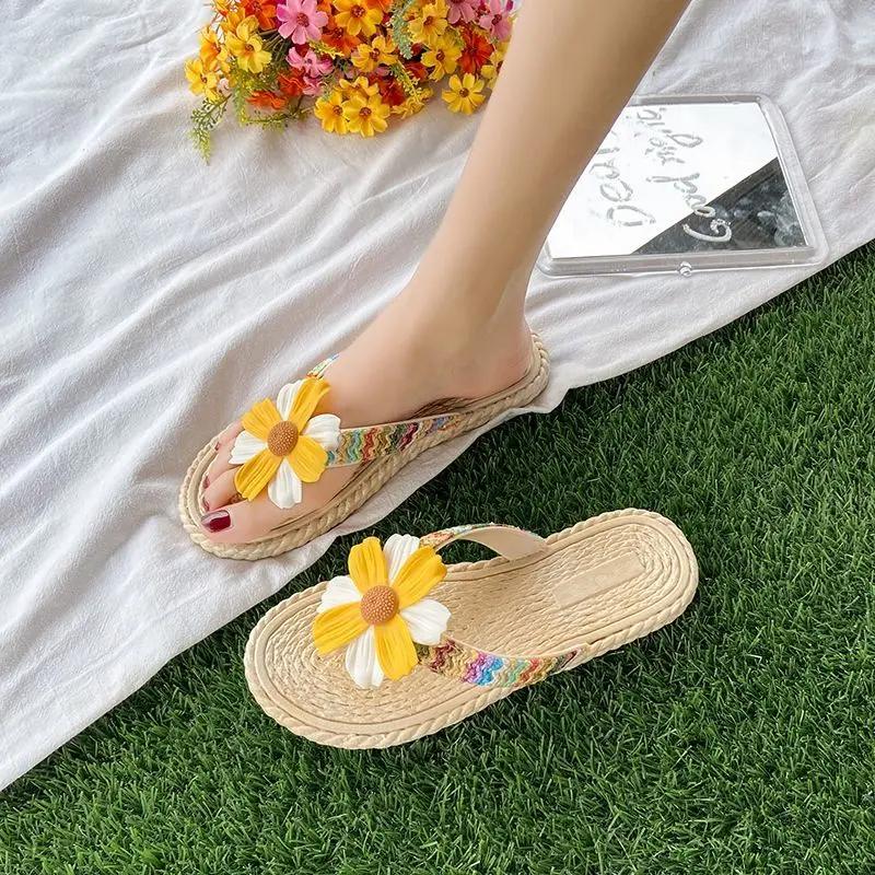 Fashion Flowers Outside Low Price Shoes Chic Elegant New Collection Women's Slippers and Ladies Sandals Wholesale Non Slip Pvc 39 Slides