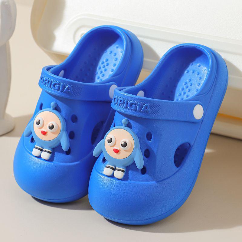 Children's Non-Slip Cartoon Beach Slippers, Closed-Toe for Ages 6-12, Two-Way Summer Shoes