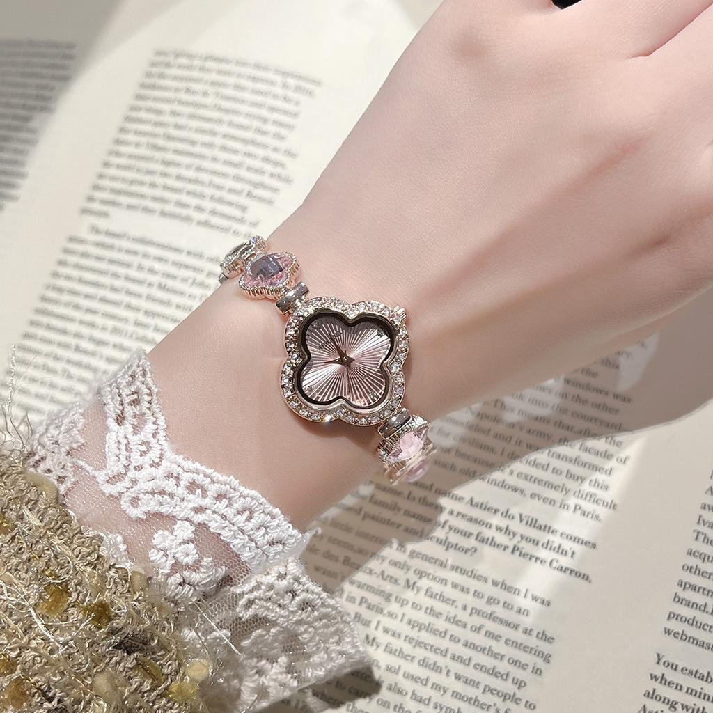 Vintage Clover Premium Bracelet Crystal Women's Waterproof Quartz Watch Watch