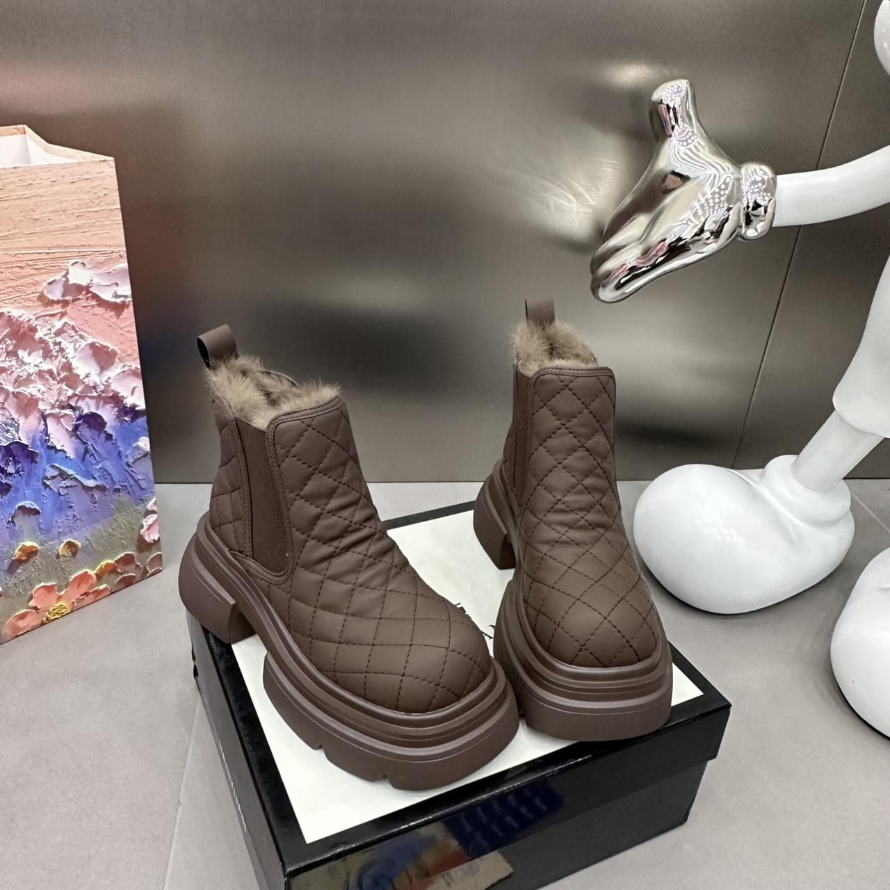 

Жіночі зимові зимові чоботи на товстій підошві 2024 року. Плюшеві жіночі повсякденні спортивні туфлі. Жіночі високі чоботи, стійкі до тепла та холоду. 37 коричневий