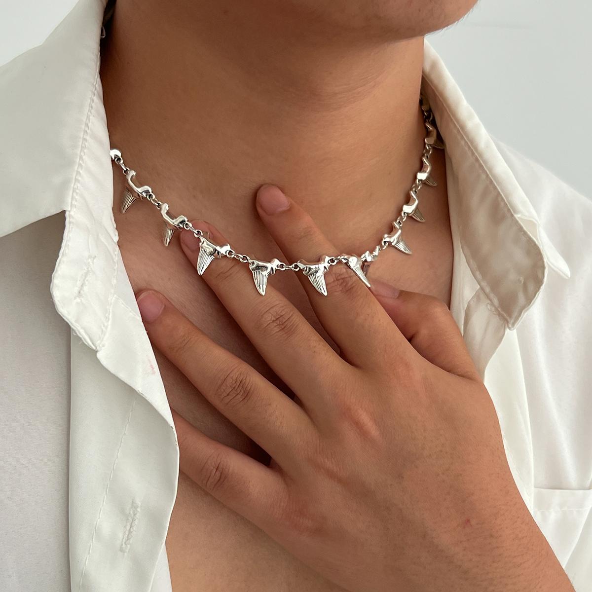 

SHIXIN Smooth Rivet Spike Short Choker Necklace for Men Hip Hop Punk Adjustable Collar Chain 2026 Trendy Jewelry Neck Decoration