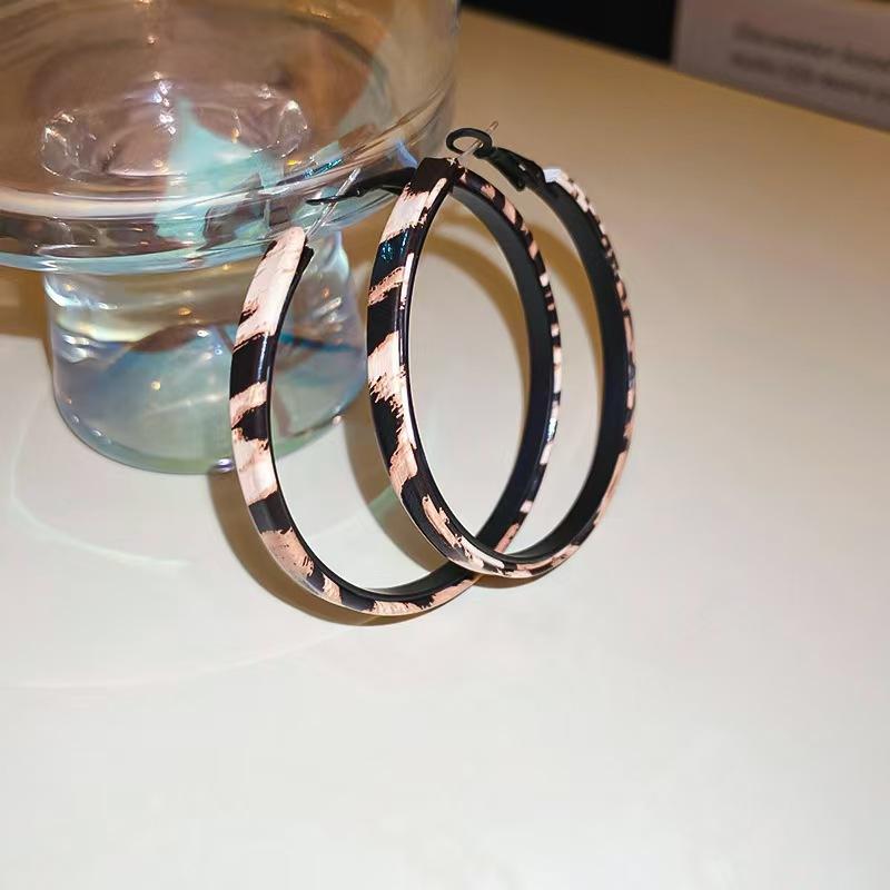 Большие круглые серьги-кольца с леопардовым принтом для женщин Преувеличенная индивидуальность Характер Простые круглые серьги