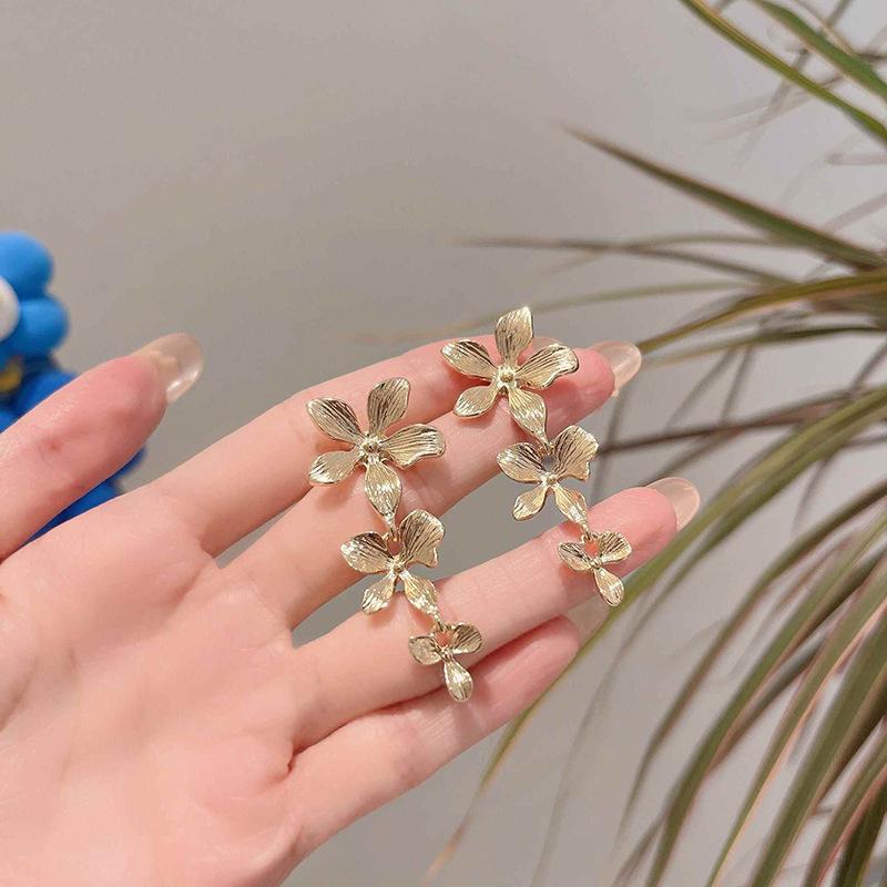 Folded Flower Petals Fringed Stud Earrings Retro Personality Earrings Ins Niche Design Sense Earrings Women