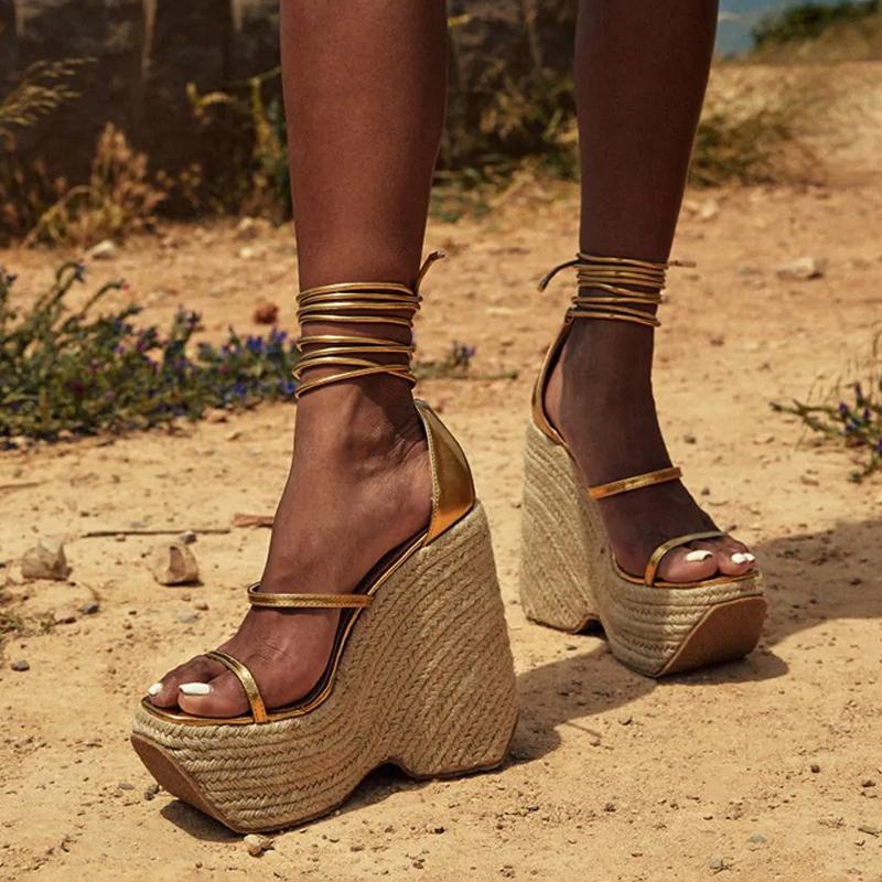 

Новые золотые босоножки на танкетке для женщин, туфли ручной работы на высоком каблуке со шнуровкой и толстой подошвой, туфли на платформе со шнуровкой