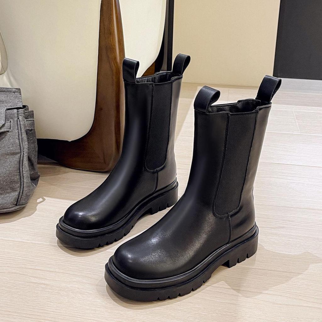 Ghete Chelsea de iarnă pentru femei în stil britanic - Variante până la jumătatea gambei și Martin pentru toamnă și iarnă