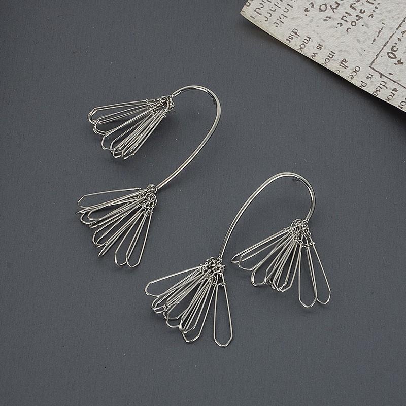 Minimalist Geometric Metal Stud Earrings Women Elegant Gold Tone Lightweight Daily Wear