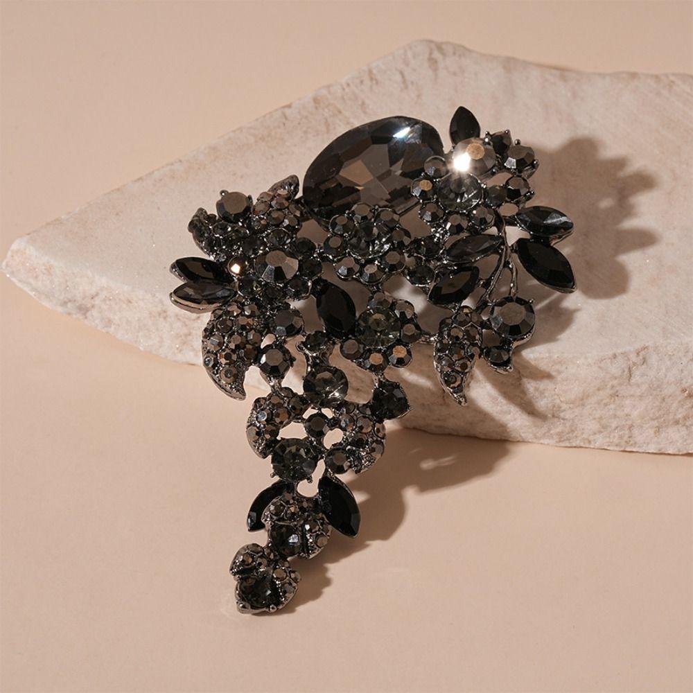 Badge Petals Leaves Brooch Jewelry Accessories Suit Collar Pin Rhinestone Flowers Brooch  Daily