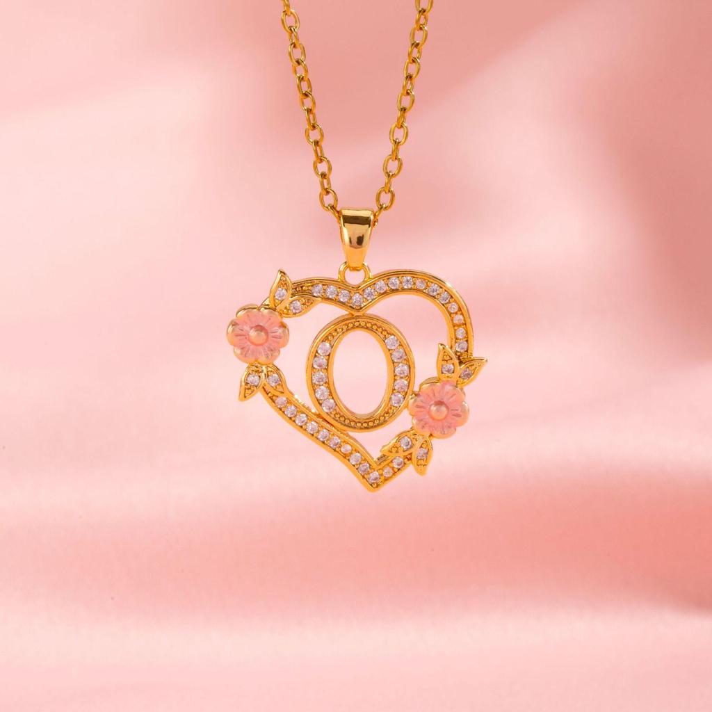 Trendy Luxury Heart and Flower Pendant Necklace for Women