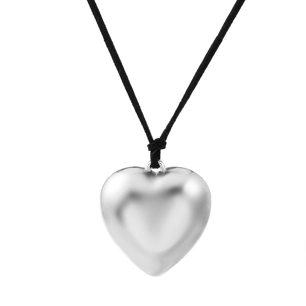 Exaggerated Heart Pearl Necklace with Irregular Hollow Design for Women