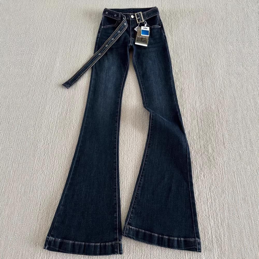 Women's Retro Dark Blue Micro Flare Jeans - Low Rise, Plus Velvet, Elastic Slimming, Bell Bottoms for Autumn/Winter.