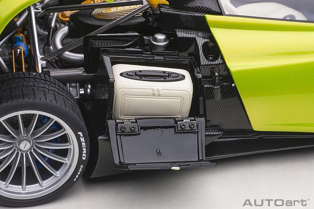 AUTOart 1/18 Pagani Huayra Roadster Metallic Light Green Finished Model 78288