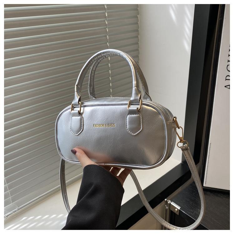 

Новая ретро мини модная трендовая сумка женская 2025 новая сумка портативная на плечо сумка-мессенджер женская серебряный