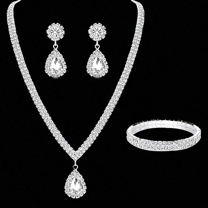 

4 Pieces Luxurious Jewelry Set Exquisite Rhinestone Pendant Elegant Women s Crystal Silver Plated Necklace Earrings Bracelet Set
