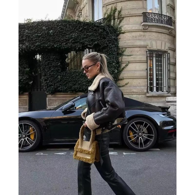 Winter Women's Street Wear Sheepskin Fur Bomber Jacket with Belt Motorcycle Thick Warm Sheepskin Overcoat Jacket