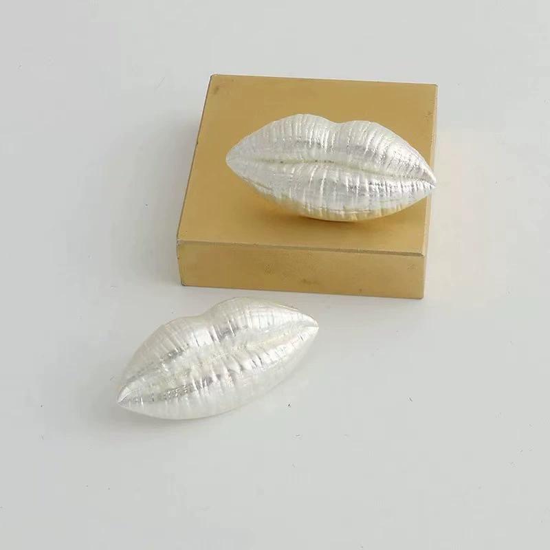 Exaggerated Metal Lips Earrings For Women Vintage Trend Ear Jewelry Simple And Fashionable Punk Accessories