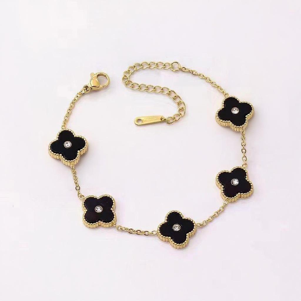 High-End Titanium Steel Four-Leaf Clover Bracelet - Fashionable, Fade-Resistant Floral Design