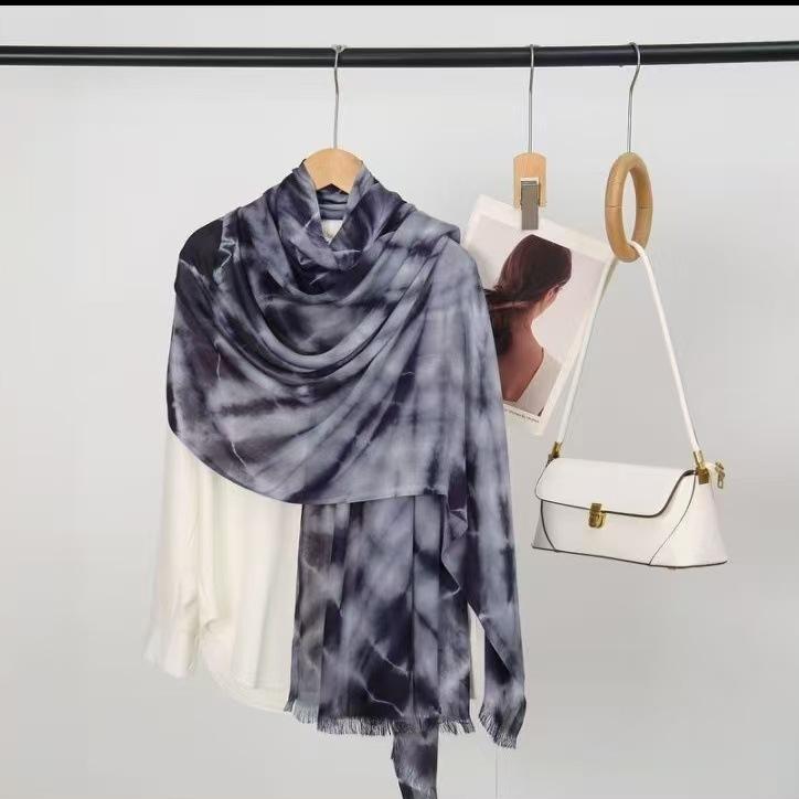 Gradual change tie-dye scarf headscarf niche artistic cotton and linen scarf beach travel sunscreen shawl