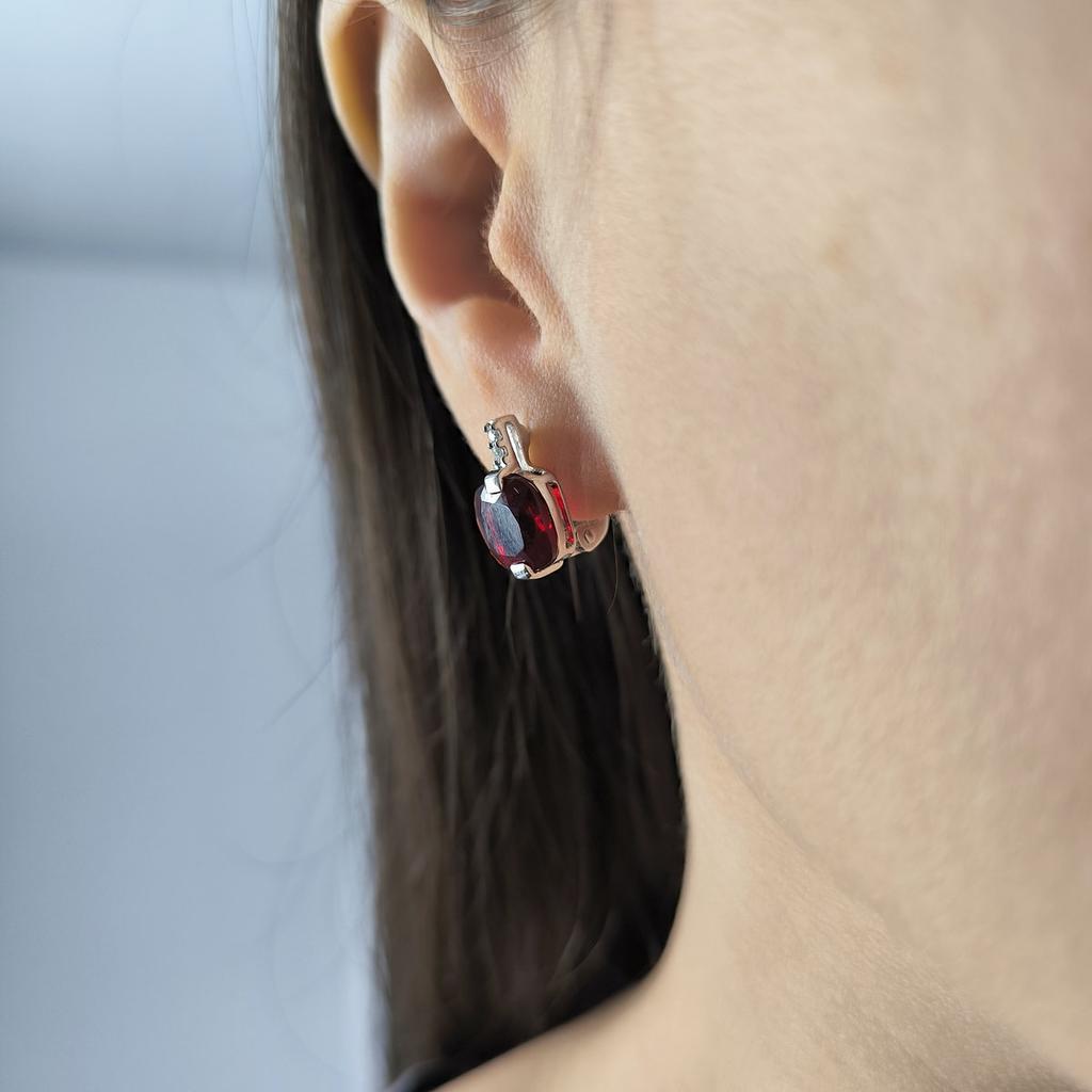 Серебряные серьги с искусственным гранатом nano 4.628ct, фианитами (60002411)