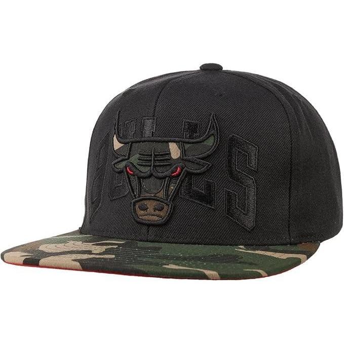 Used Mitchell & Ness Chicago Bulls Camouflage Cap Black