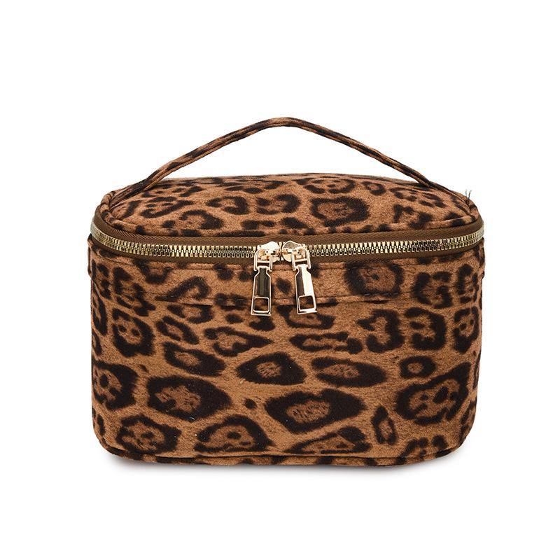 New Fashion Leopard Print Makeup Pouch Large Portable Cosmetic Earphone Bag for Travel Cute Stylish Organizer for Schoolgirls